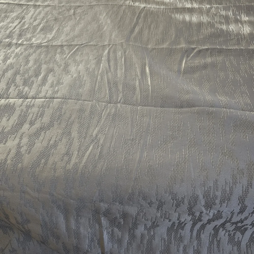 Vera Wang Illusion Grey Duvet Cover Set - King. New